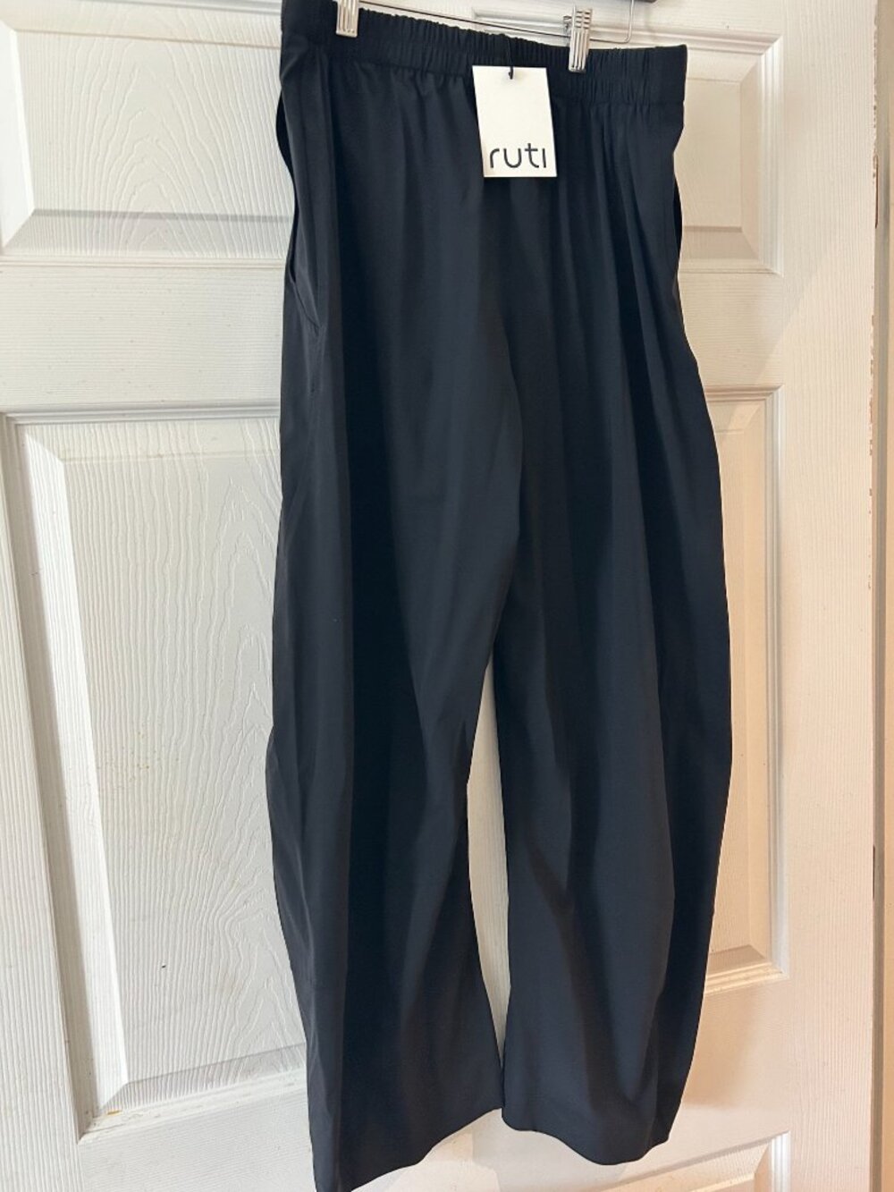 NWT! - Ruti "On The Loose Pants" - Size 8 Barrel Shape - black - Picture 3 of 3